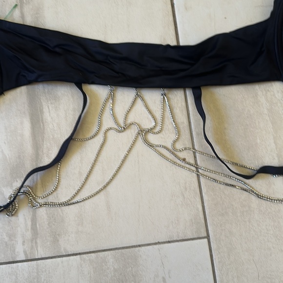 Black Victoria's Secret bra. - Picture 5 of 5